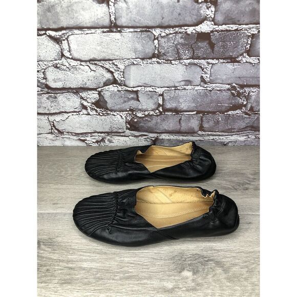 Chocolate Blu CAM2 Black Pleated Leather Ballet Flats Shoes Women Sz 8M US/39EU - Picture 1 of 16